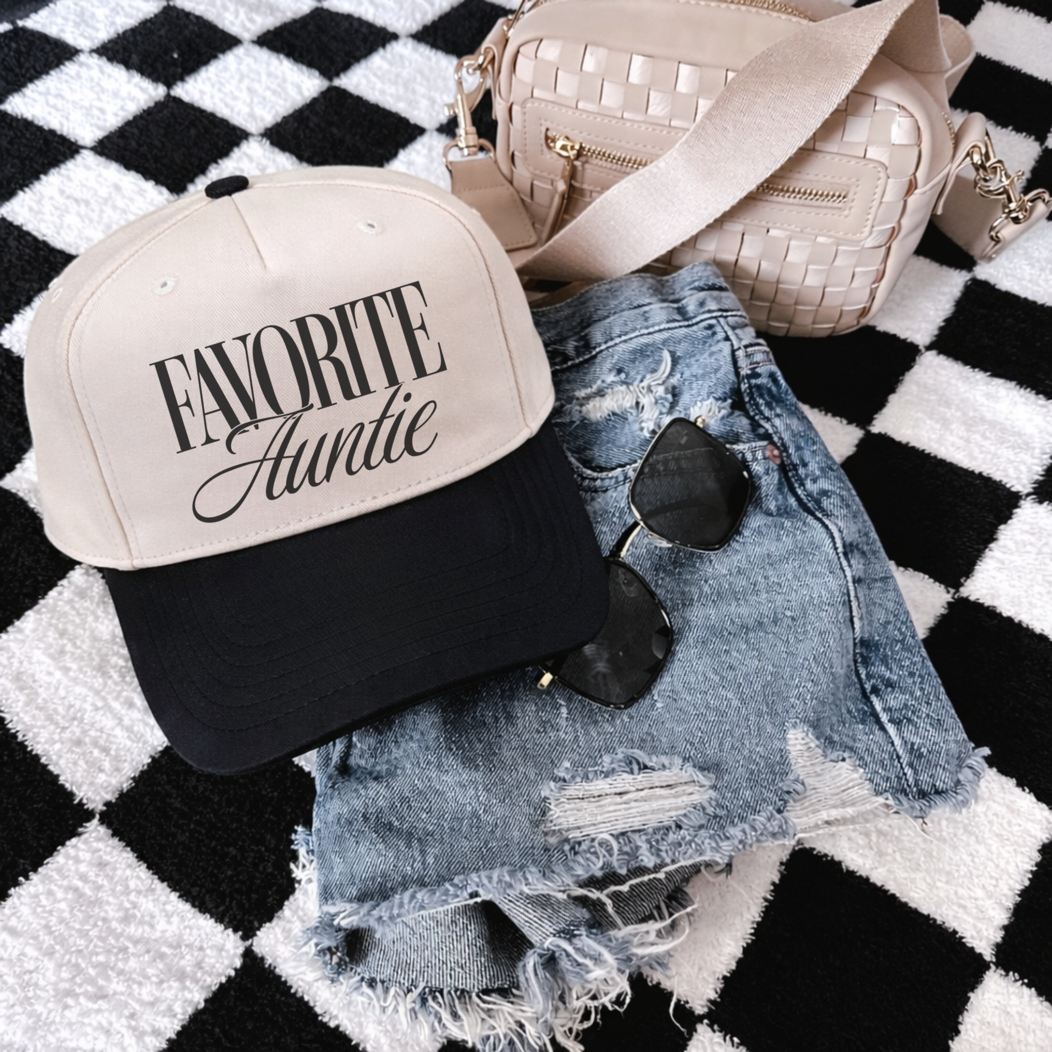 Favorite Auntie Trucker Hat – Trendy Gift for Aunts